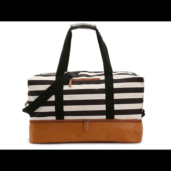 weekender bag with bottom shoe compartment